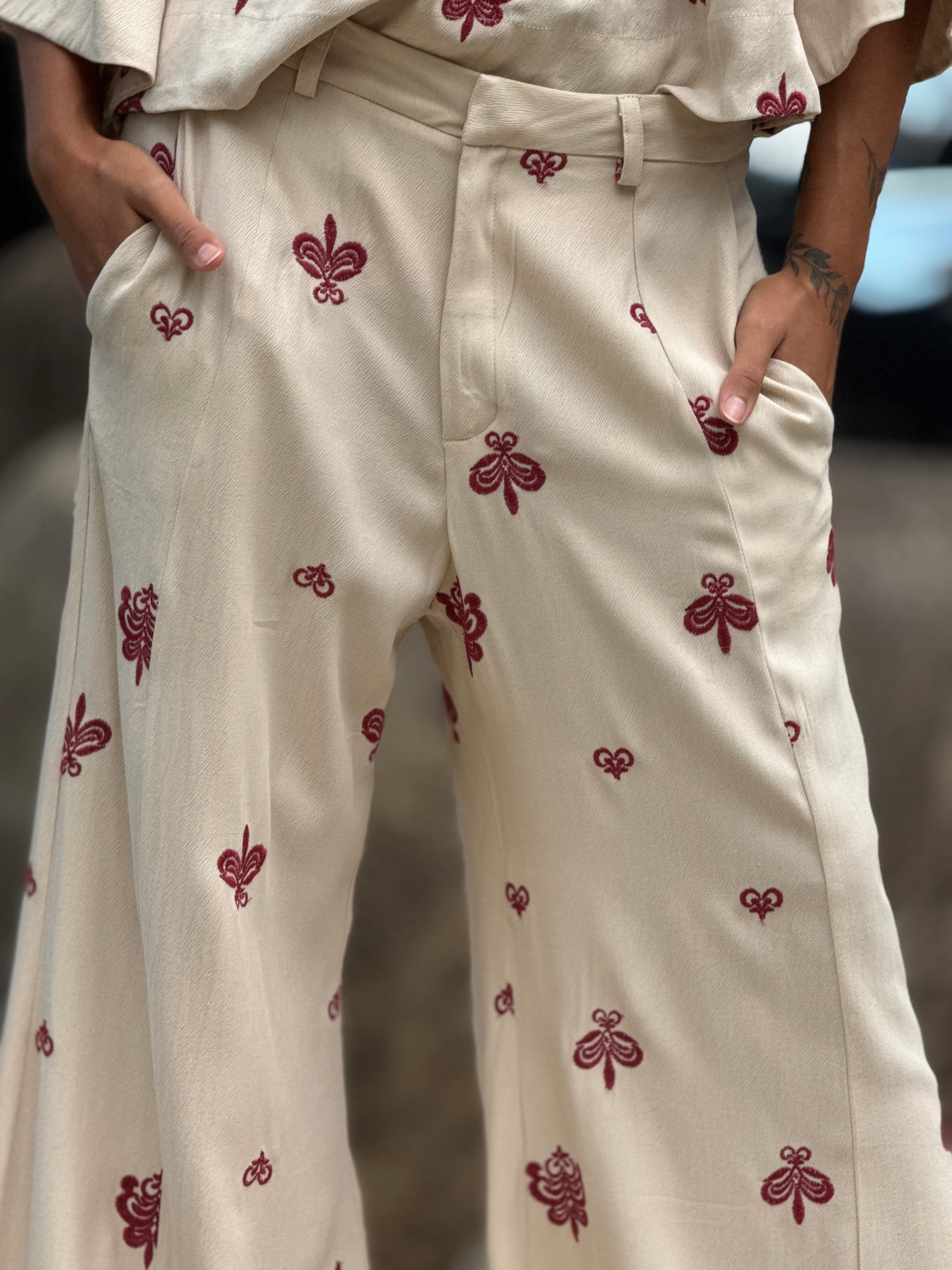 Calça Carolina Bordada