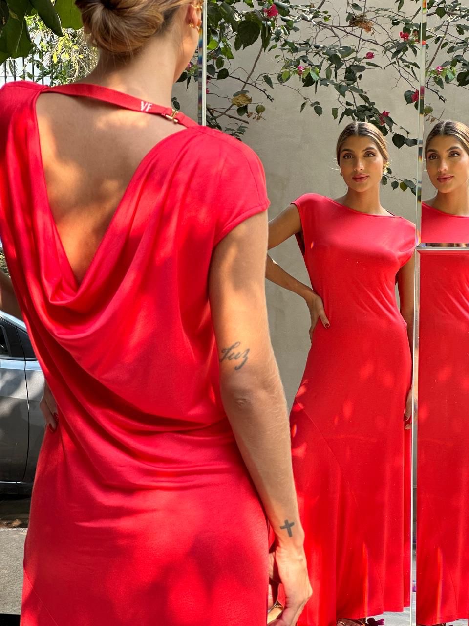 Vestido Midi Decote